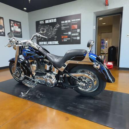 2005 Harley-Davidson® Fat Boy® SILVER W/PINSTRIPE thumb 3