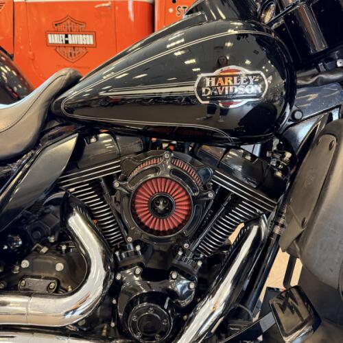 2011 Harley-Davidson Electra Glide Ultra Classic FLHTCU thumb 3