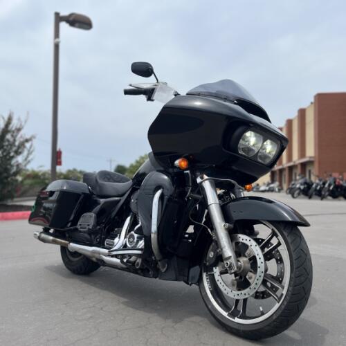2019 Harley-Davidson® FLTRX Road Glide® Vivid Black 656104 thumb 3