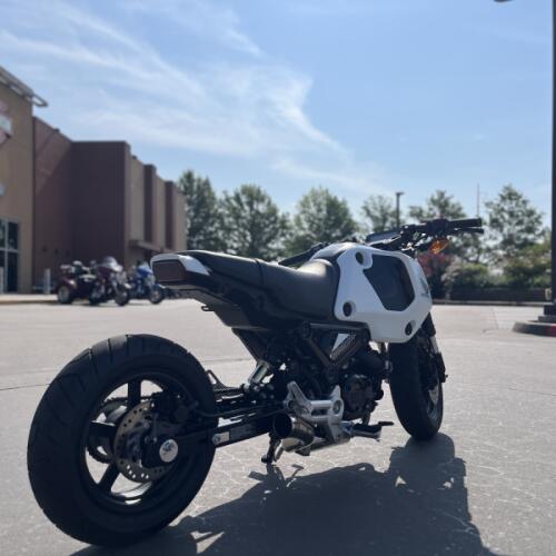 2024 Grom125 Pearl White 200283 thumb 2