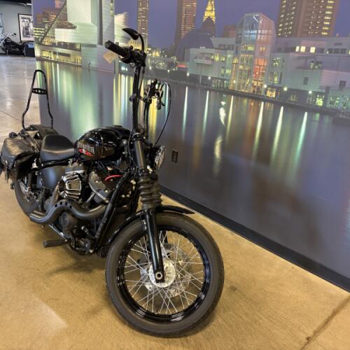 FXBB 2018 Street Bob® thumb 1