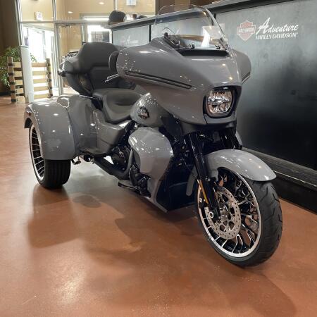 2026 Harley-Davidson® Street Glide 3 Limited FLHLT thumb 2