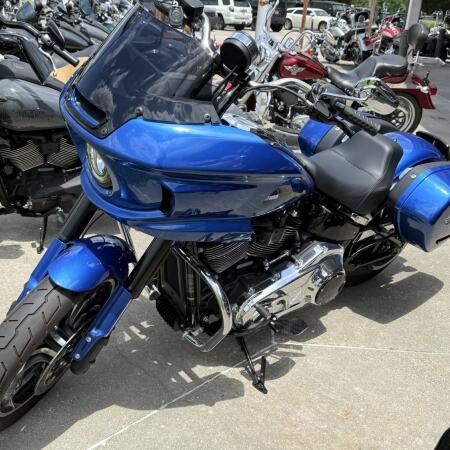 2025 Harley-Davidson® Low Rider™ ST thumb 2