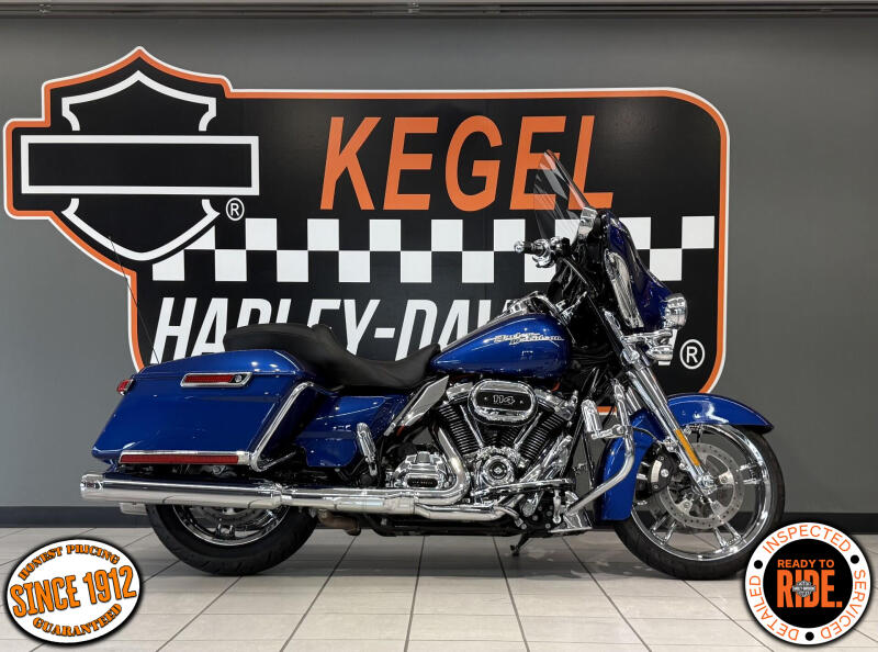 2017 Harley-Davidson® Street Glide® Special Superior Blue