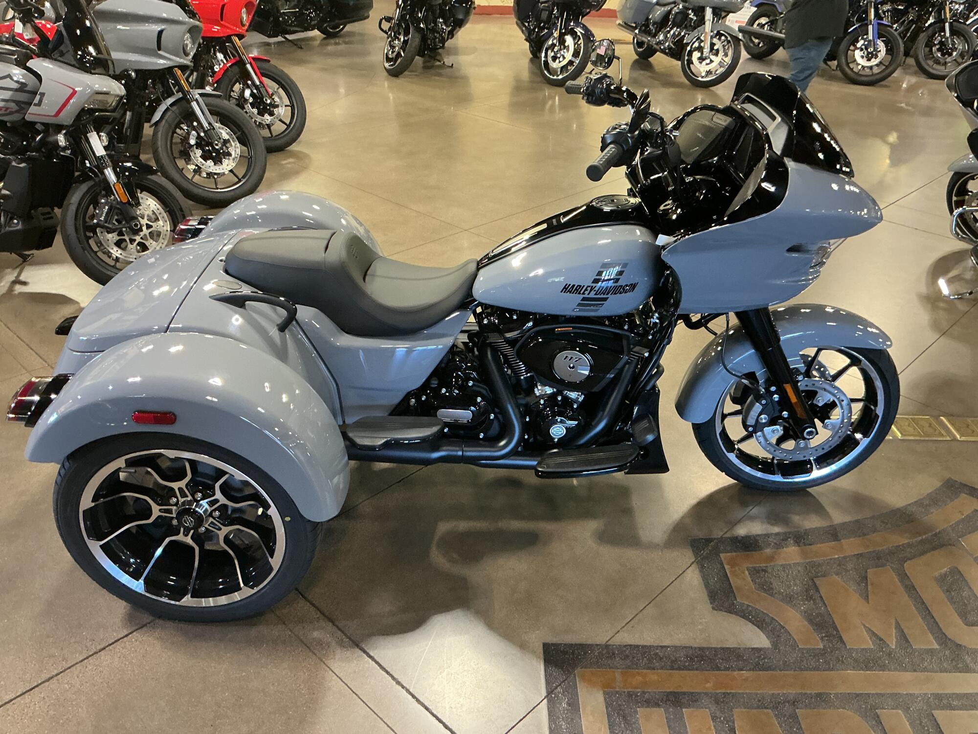 FLTRT 2026 Road Glide 3