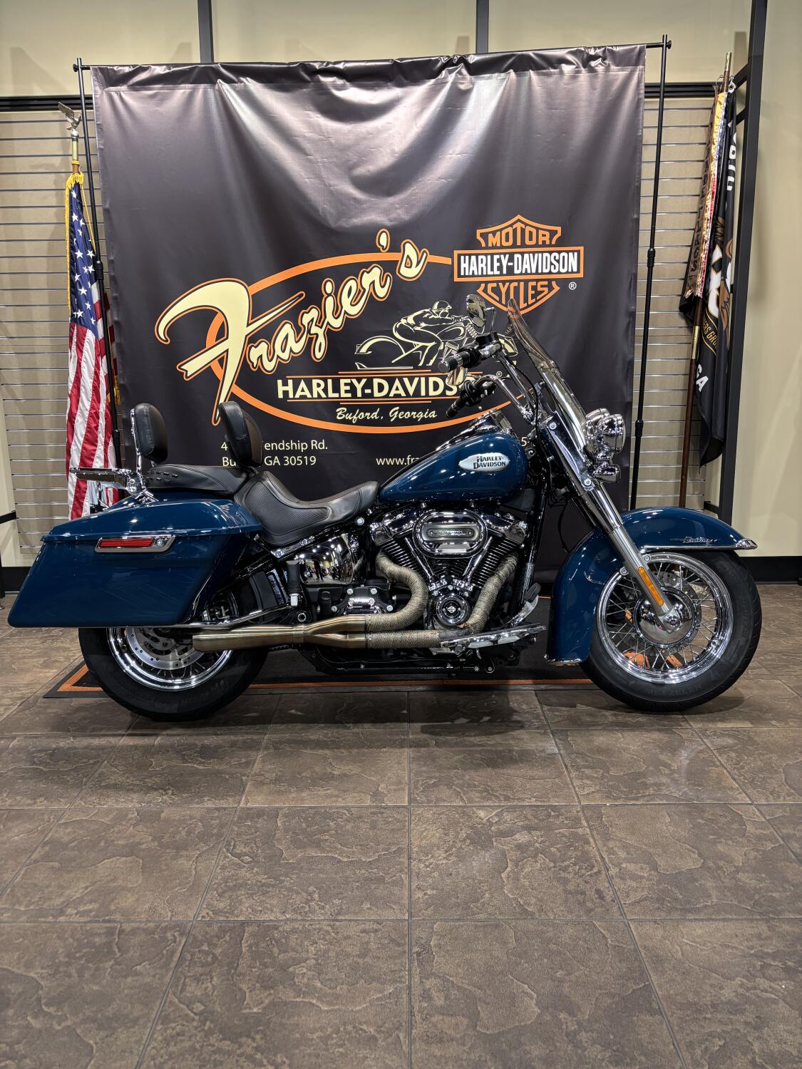 2021 Harley-Davidson® Heritage Classic 107 BILLIARD TEAL W/PINSTRIPE