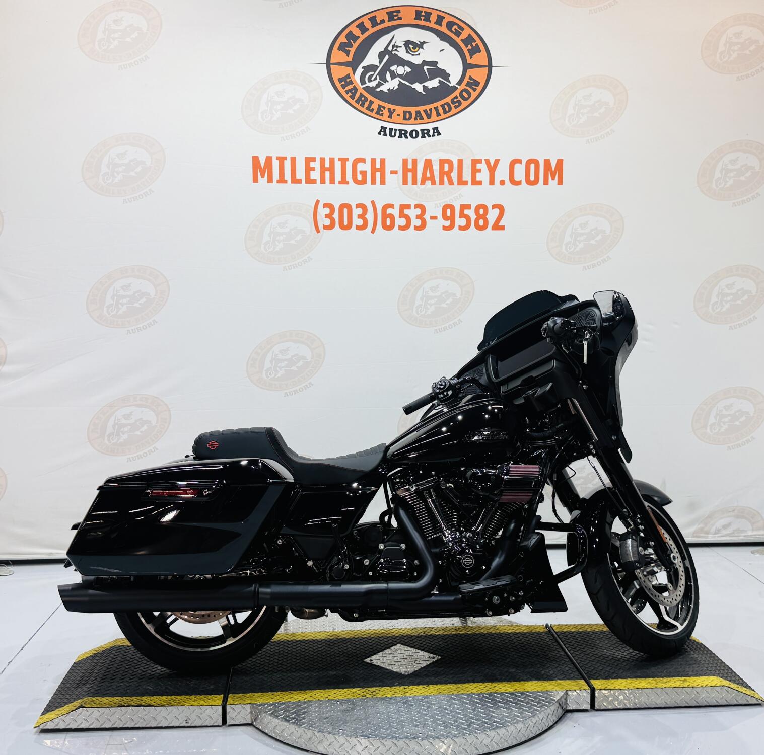 2025 Street Glide® FLHX