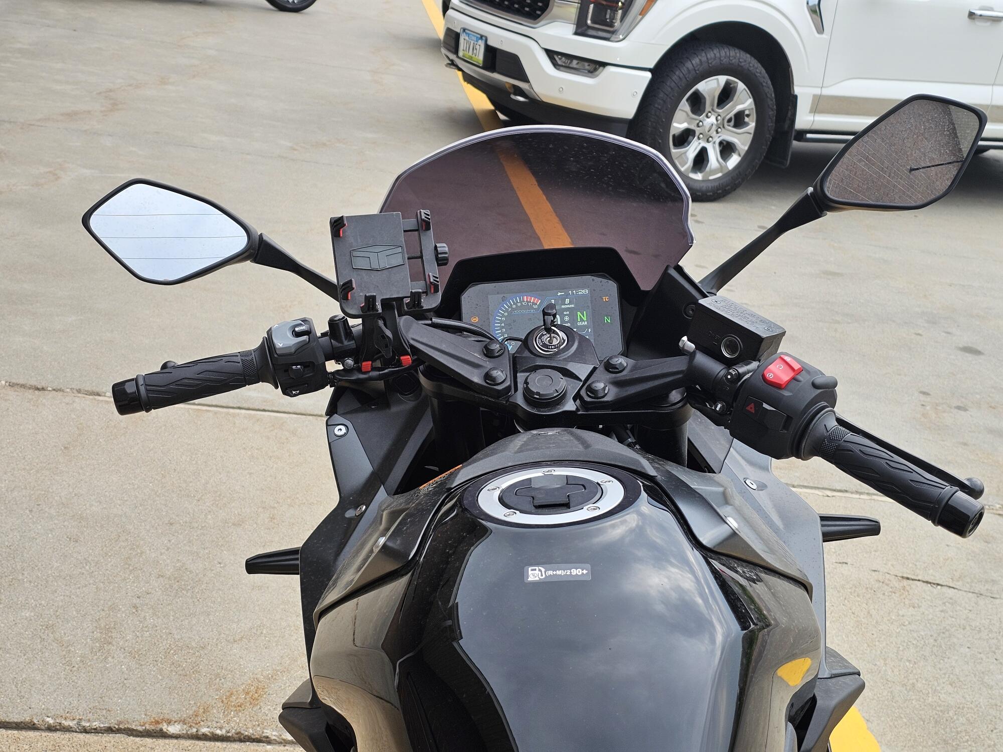 GSX800FRQM5 2025 GSX-8R, photo 22
