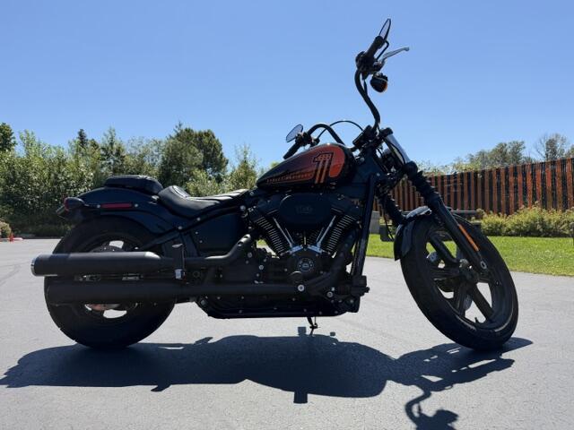 2022 Harley-Davidson® Street Bob® 114 Vivid Black
