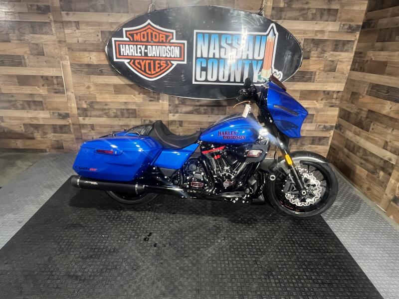 2026 Harley-Davidson® CVO Street Glide ST Electric Coast