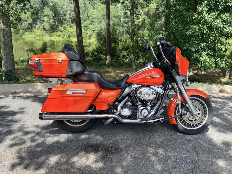  2012 FLHTCU103