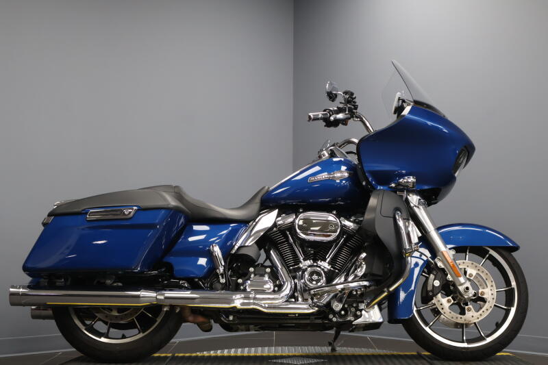 2022 Harley-Davidson® Road Glide® Reef Blue