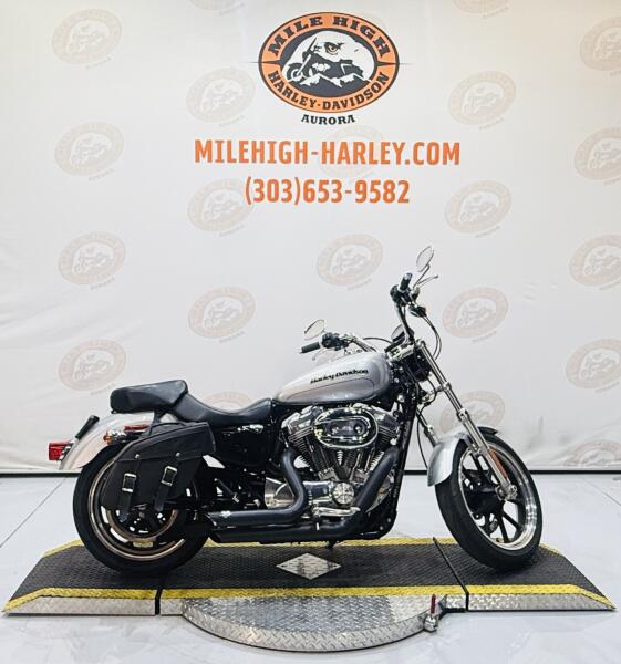 2015 SuperLow® XL 883L