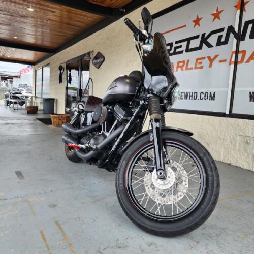 2017 Harley-Davidson® Street Bob® Two-Tone Charcoal Denim/Black Denim thumb 0