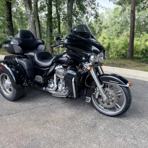FLHTCUTG 2018 Tri Glide® Ultra thumb 1