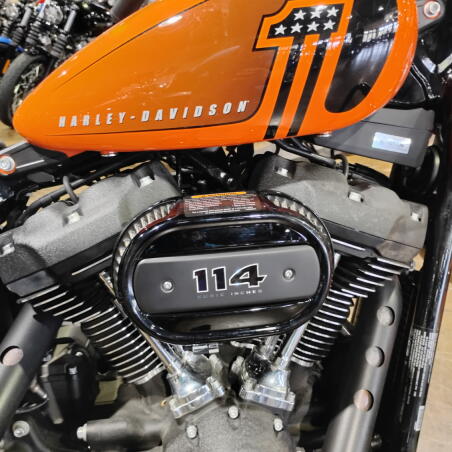 2024 Harley-Davidson® Street Bob™ 114 thumb 2
