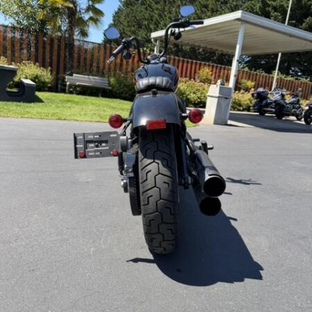 2022 Harley-Davidson® Street Bob® 114 Vivid Black thumb 1