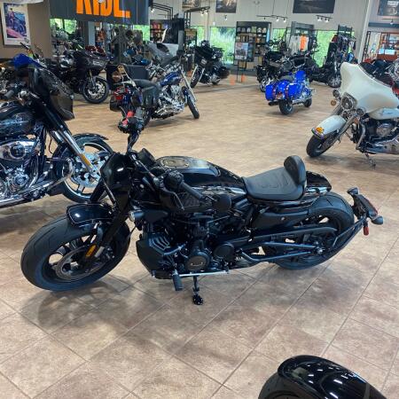 2023 Harley-Davidson® Sportster® S thumb 3
