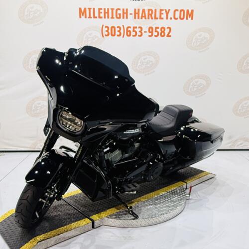 2025 Street Glide® FLHX thumb 1
