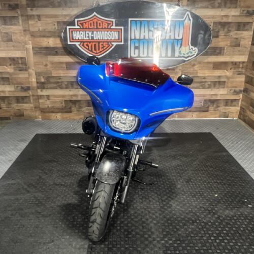 2026 Harley-Davidson® CVO Street Glide ST Electric Coast thumb 3