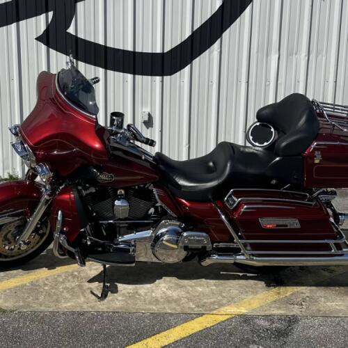 2009 Harley-Davidson® Electra Glide® Ultra Classic® Red Hot Sunglo thumb 2