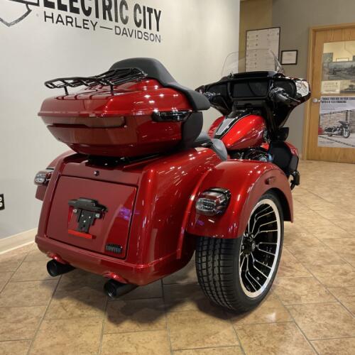 2026 Harley-Davidson® FLHLT Street Glide 3 Limited Brilliant Red Black Trim thumb 0