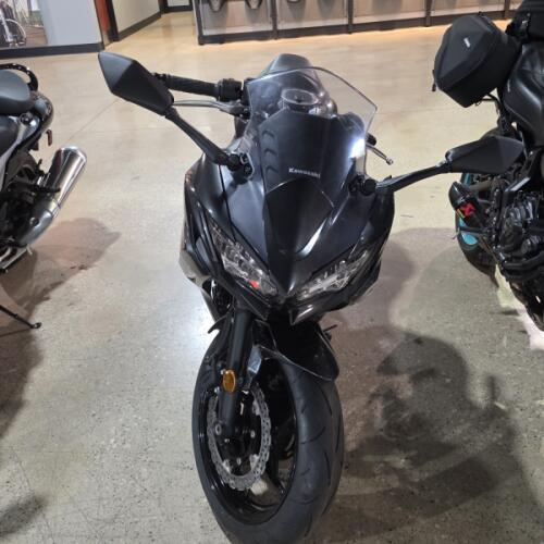 2021 Kawasaki Ninja® 650 ABS EX650M/N thumb 3