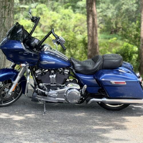 FLTRX 2022 Road Glide® thumb 0