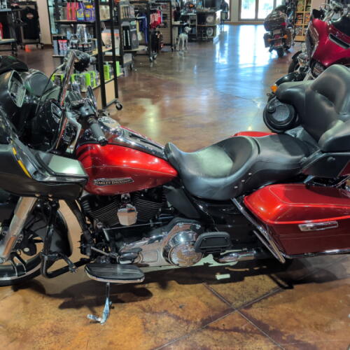 2014 Harley-Davidson® Electra Glide® Ultra Classic® thumb 2