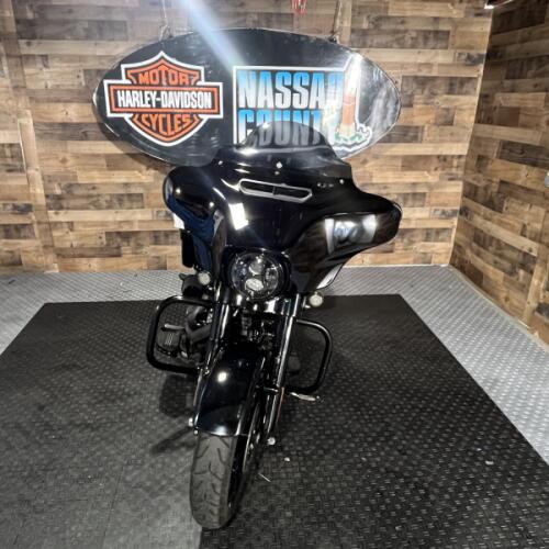 2018 Harley-Davidson® Street Glide® Special Vivid Black thumb 3