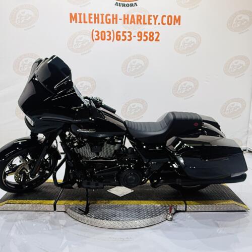 2025 Street Glide® FLHX thumb 0