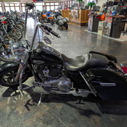 2019 Harley-Davidson® Road King® thumb 1