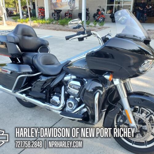 2018 Harley-Davidson® Road Glide® Ultra thumb 2
