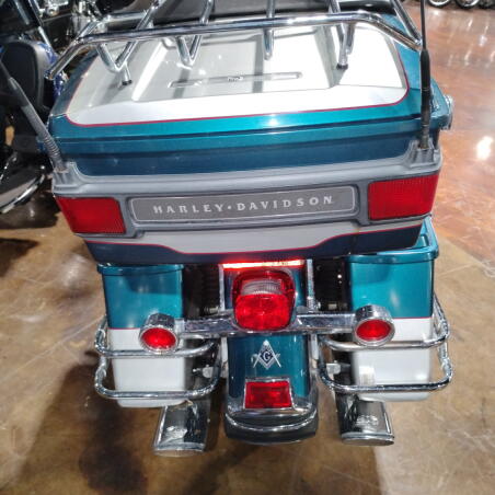 2004 Harley-Davidson® Electra Glide® Ultra Classic® thumb 2