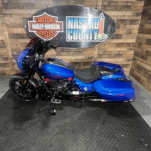 2026 Harley-Davidson® CVO Street Glide ST Electric Coast thumb 2