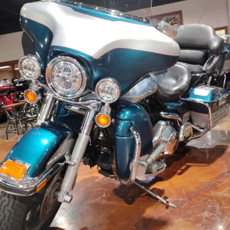 2004 Harley-Davidson® Electra Glide® Ultra Classic® thumb 3