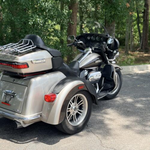 FLHTCUTG 2018 Tri Glide® Ultra thumb 2