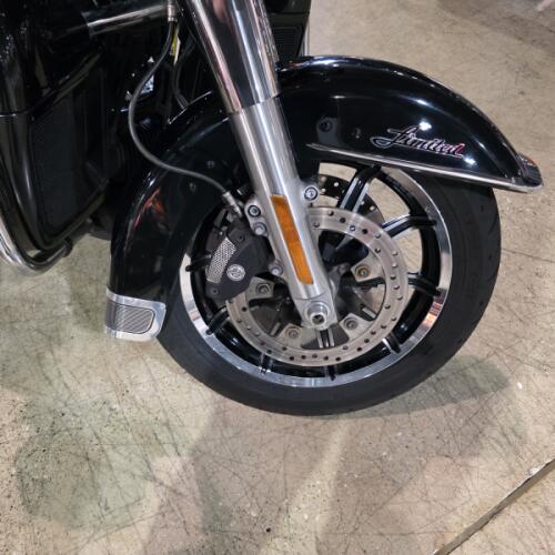 2019 Harley-Davidson® Ultra Limited FLHTK thumb 3