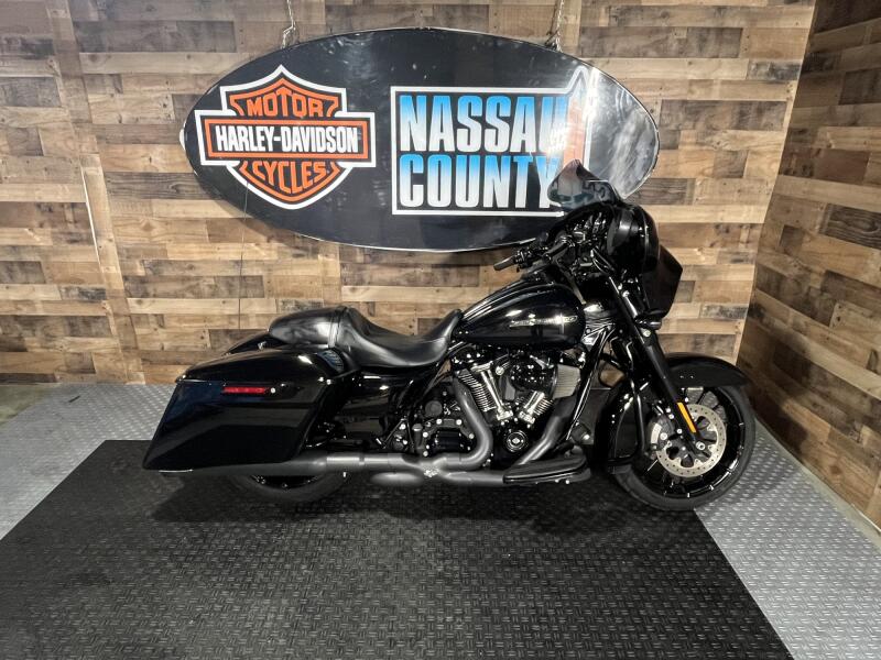 2018 Harley-Davidson® Street Glide® Special Vivid Black