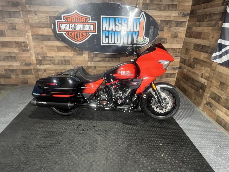 2026 Harley-Davidson® CVO Road Glide ST Citrus Heat Re-Entry