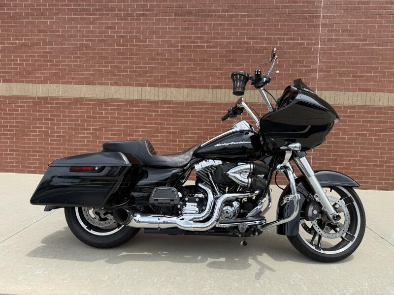 2015 Harley-Davidson® Road Glide® Special Vivid Black