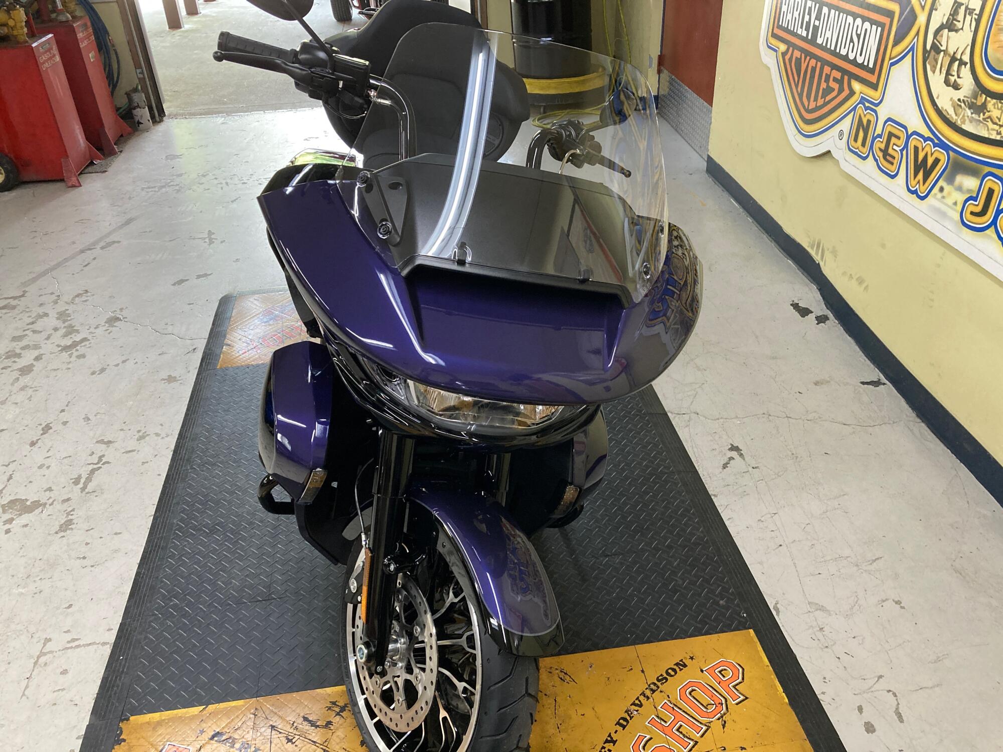 2026 Harley-Davidson® Road Glide Limited Purple Abyss / Vivid Black Black Trim FLTRXL, photo 2