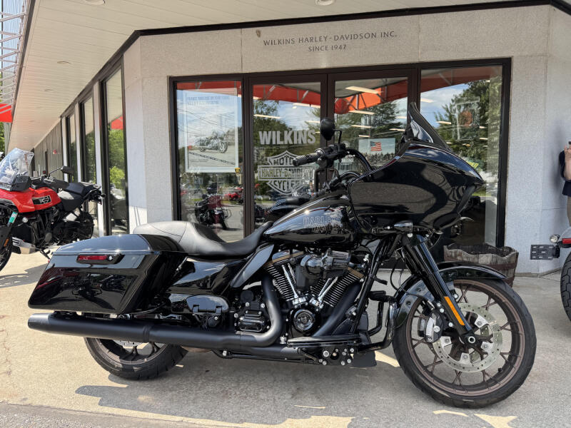 2022 HARLEY-DAVIDSON FLTRXST ROAD GLIDE ST in Vivid Black