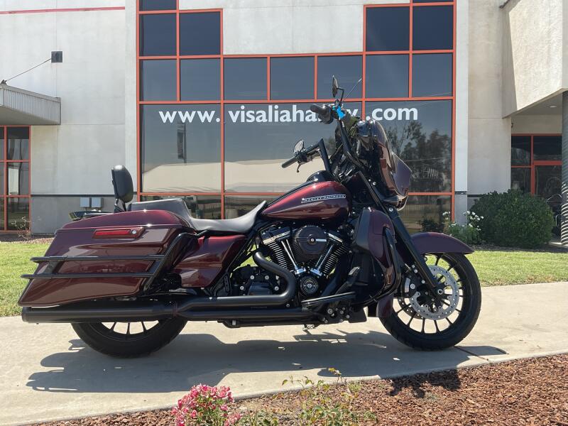 FLHXS 2018 Street Glide® Special