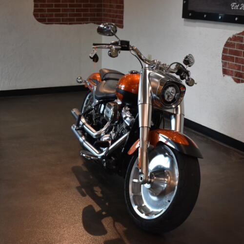 2019 Harley-Davidson® Fat Boy® 114 Scorched Orange/Black Denim thumb 3