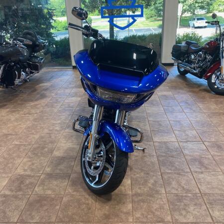 2024 Harley-Davidson® Road Glide® thumb 2
