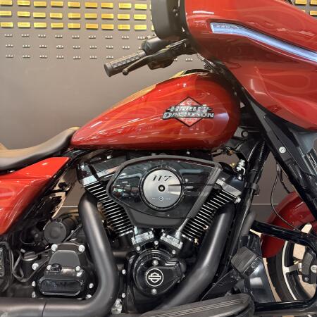 2025 Harley-Davidson® Street Glide® Whiskey Firestorm - Black Finish thumb 3