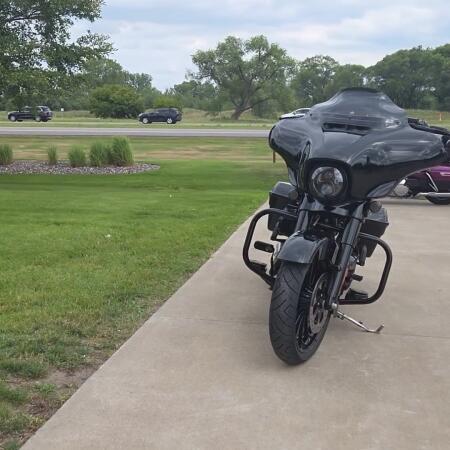 2019 Harley-Davidson® Street Glide® Special Vivid Black thumb 2