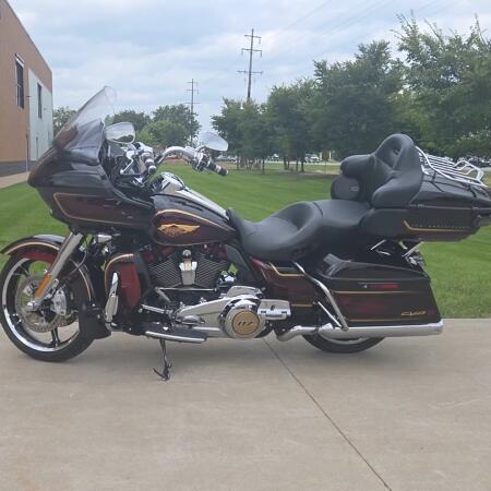 2023 Harley-Davidson® CVO™ Road Glide® LTD Anniversary Heirloom Red Fade thumb 0