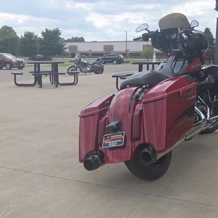 2017 Harley-Davidson® CVO™ Street Glide® Starfire Black/Atomic Red with Contrast Chrome Aggressor Wh thumb 3